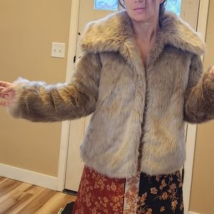 Stunning imitation fur short coat